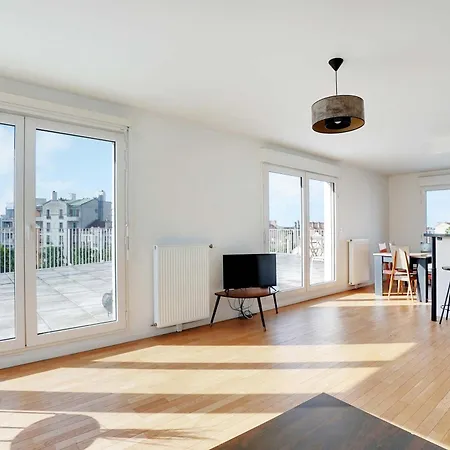Spacious With Terrace - 4br 8p - Apartment *