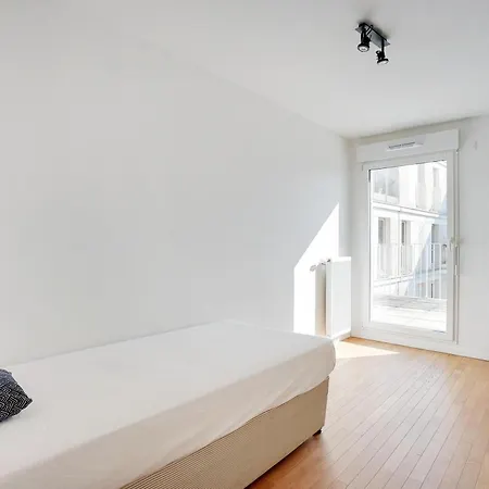 Apartment Spacious With Terrace - 4br 8p -