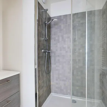 Spacious With Terrace - 4br 8p - Apartment *
